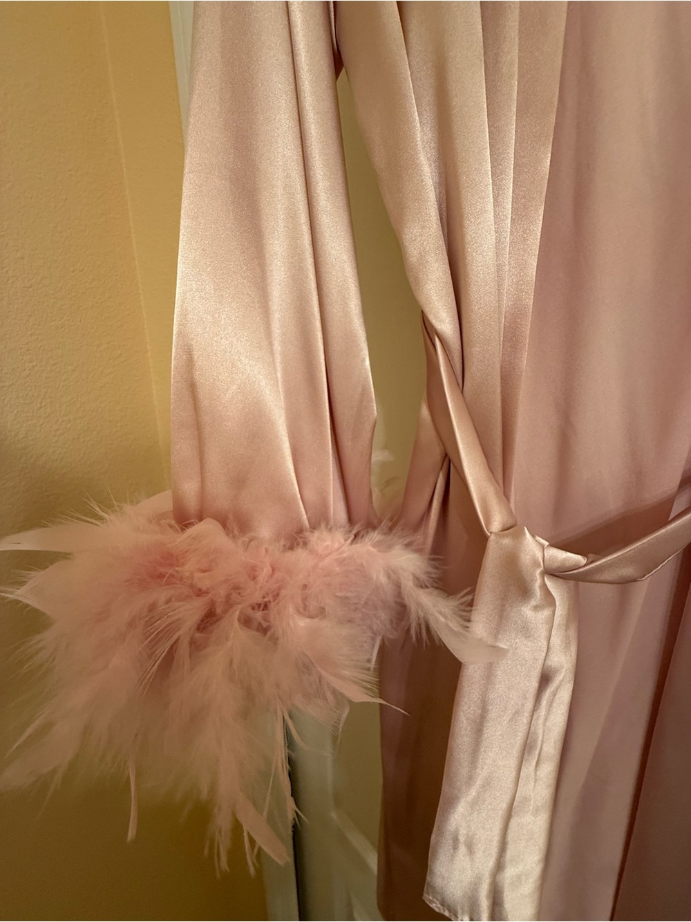 Silky Feather Cuff Robe - Pink - Picture 2 of 2